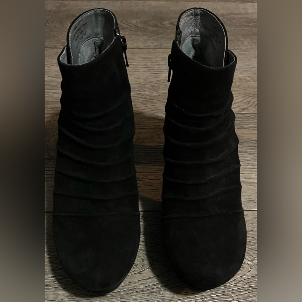 Anesha Sasha Black Suede Leather 2.5” Heel Ankle Boots Women’s size 6.5